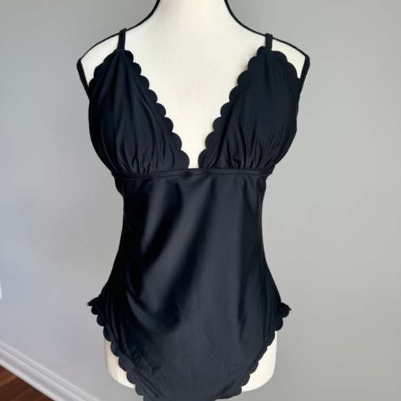 🏷️J. Crew Factory NWT Black  Scalloped one-piece swimsuit SZ XL - Picture 3 of 7